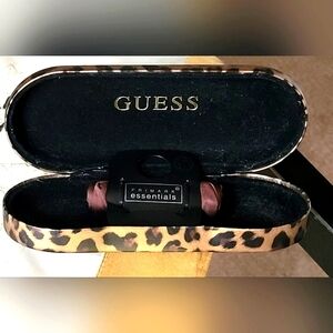 GUESS eyeglasses case&PRIMARK fabric protector